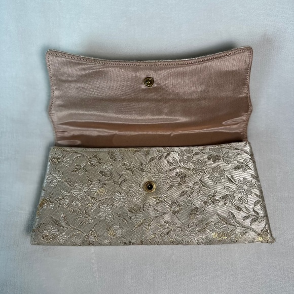 Pegi Paris Vintage Cream and Gold Floral Clutch Purse - Picture 4 of 7